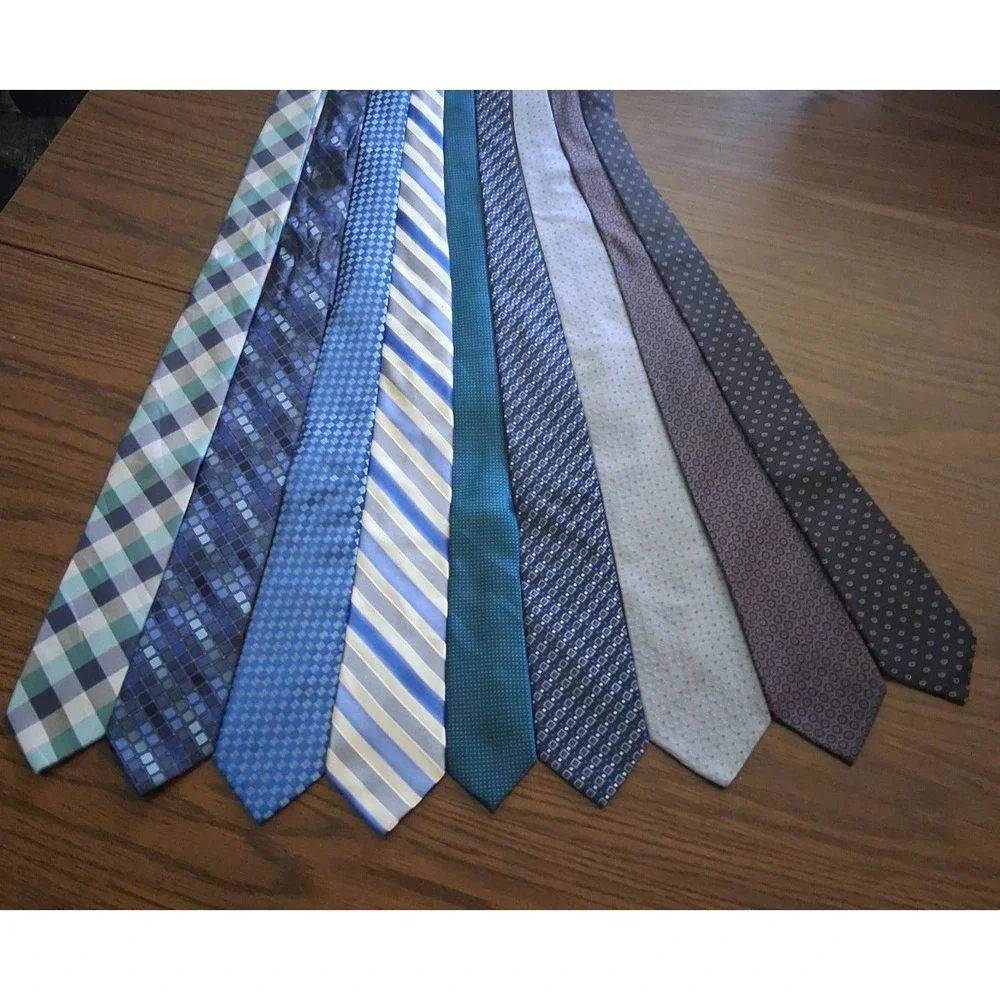 Lot of 9 Blue Neckties Name Brands Assorted Sizes Patterns Fabric DKNY Wembley